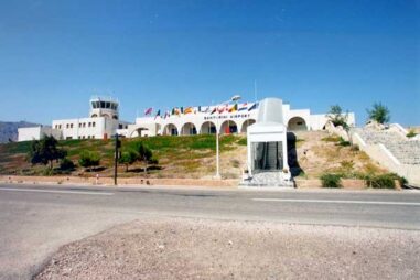 Hire a car Santorini airport